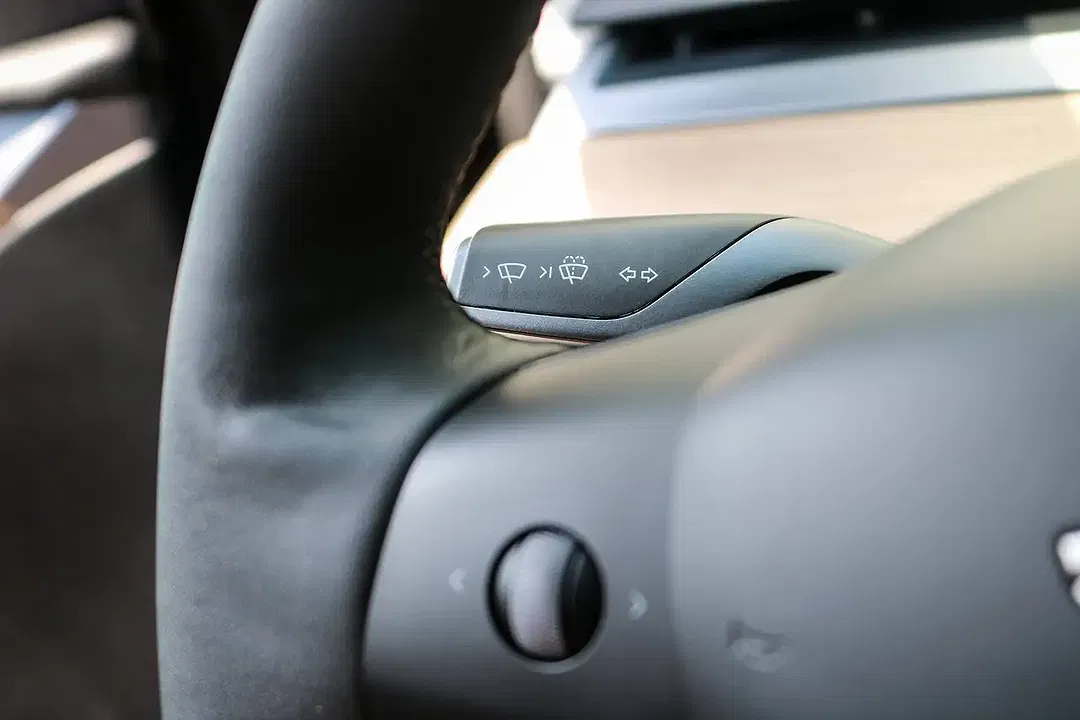 Tesla Model Y - Thumbnail 27