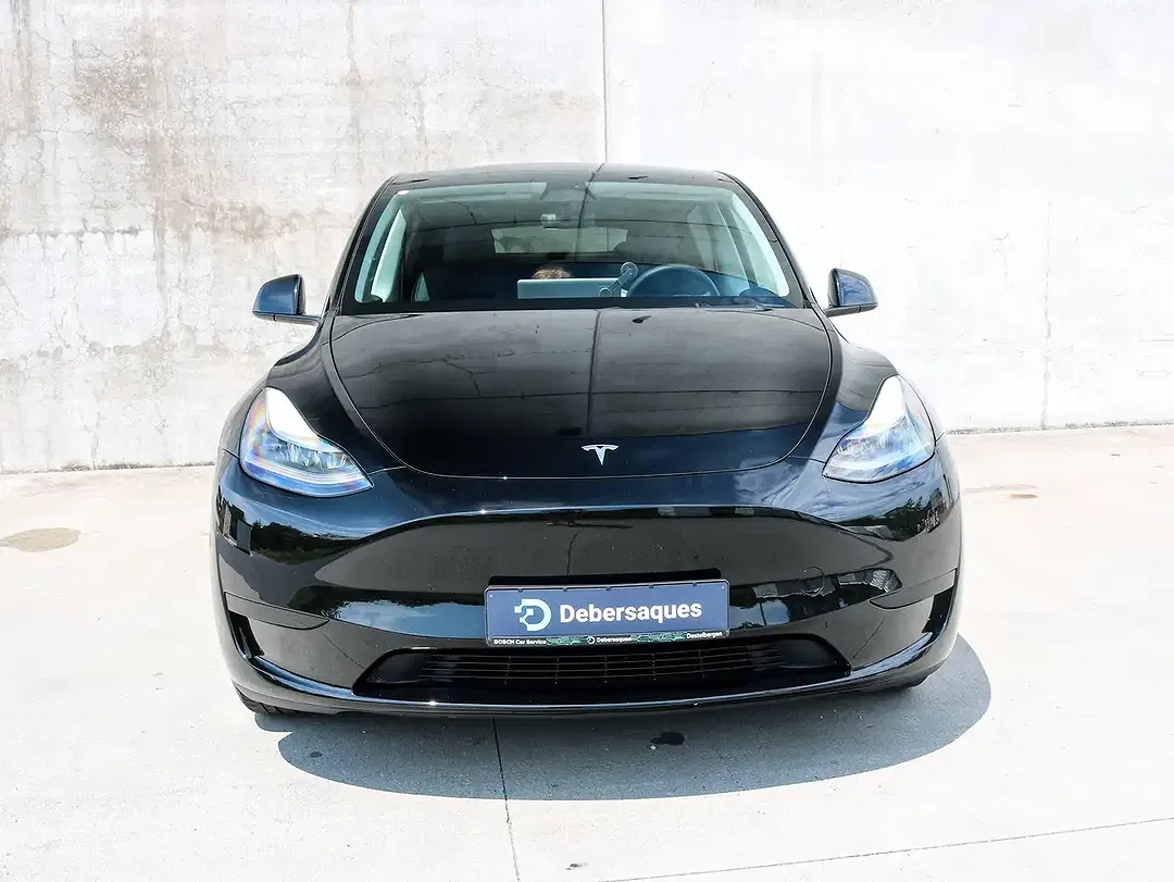 Tesla Model Y - Thumbnail 5