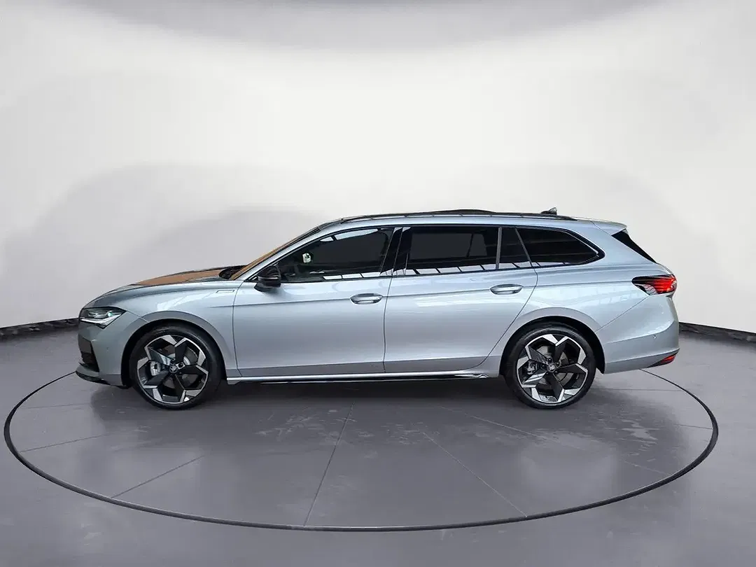 Skoda Superb - Thumbnail 1