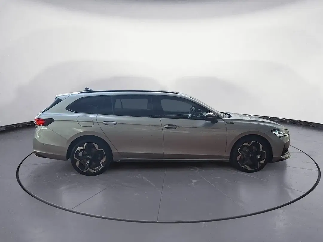 Skoda Superb - Thumbnail 3