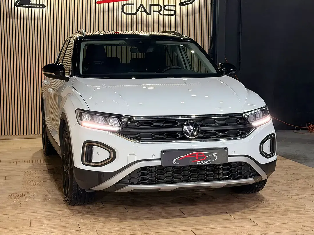 Volkswagen T-Roc - Thumbnail 8