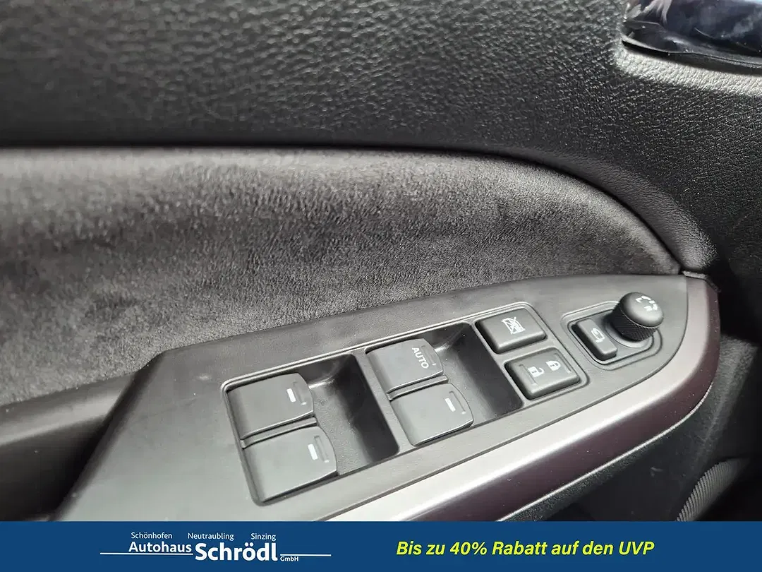 Suzuki Vitara - Thumbnail 14