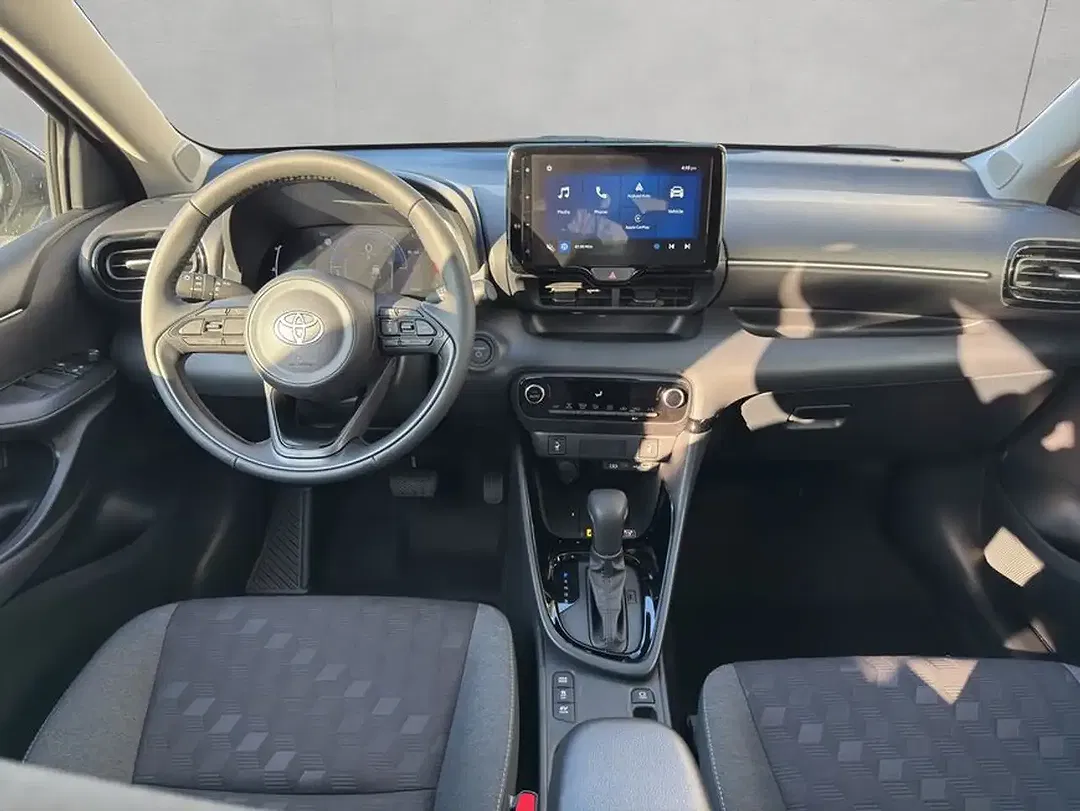 Toyota Yaris - Thumbnail 11