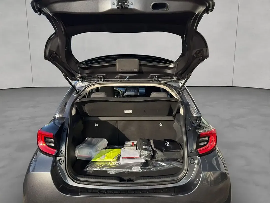 Toyota Yaris - Thumbnail 4