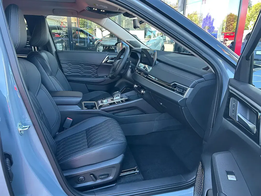 Mitsubishi Outlander - Thumbnail 7