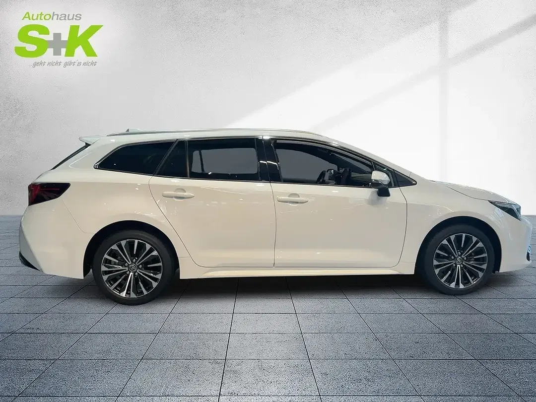 Toyota Corolla - Thumbnail 5