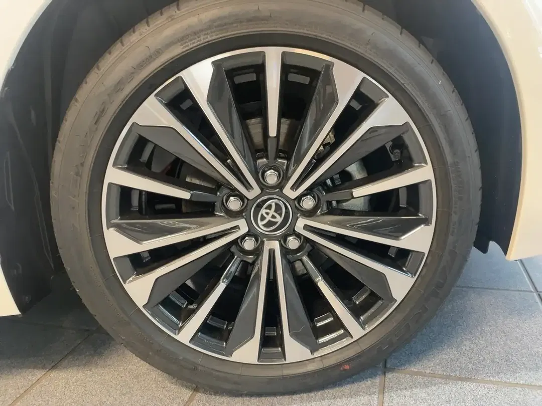 Toyota Corolla - Thumbnail 7