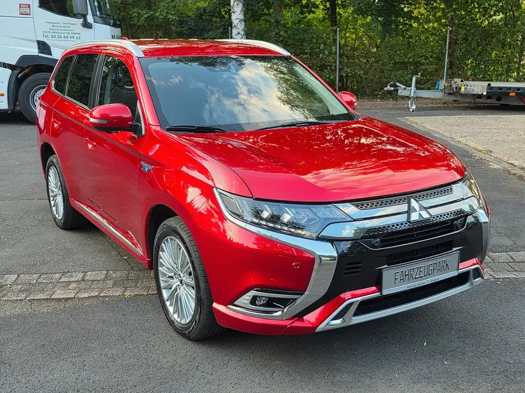 Mitsubishi Outlander - Thumbnail 5
