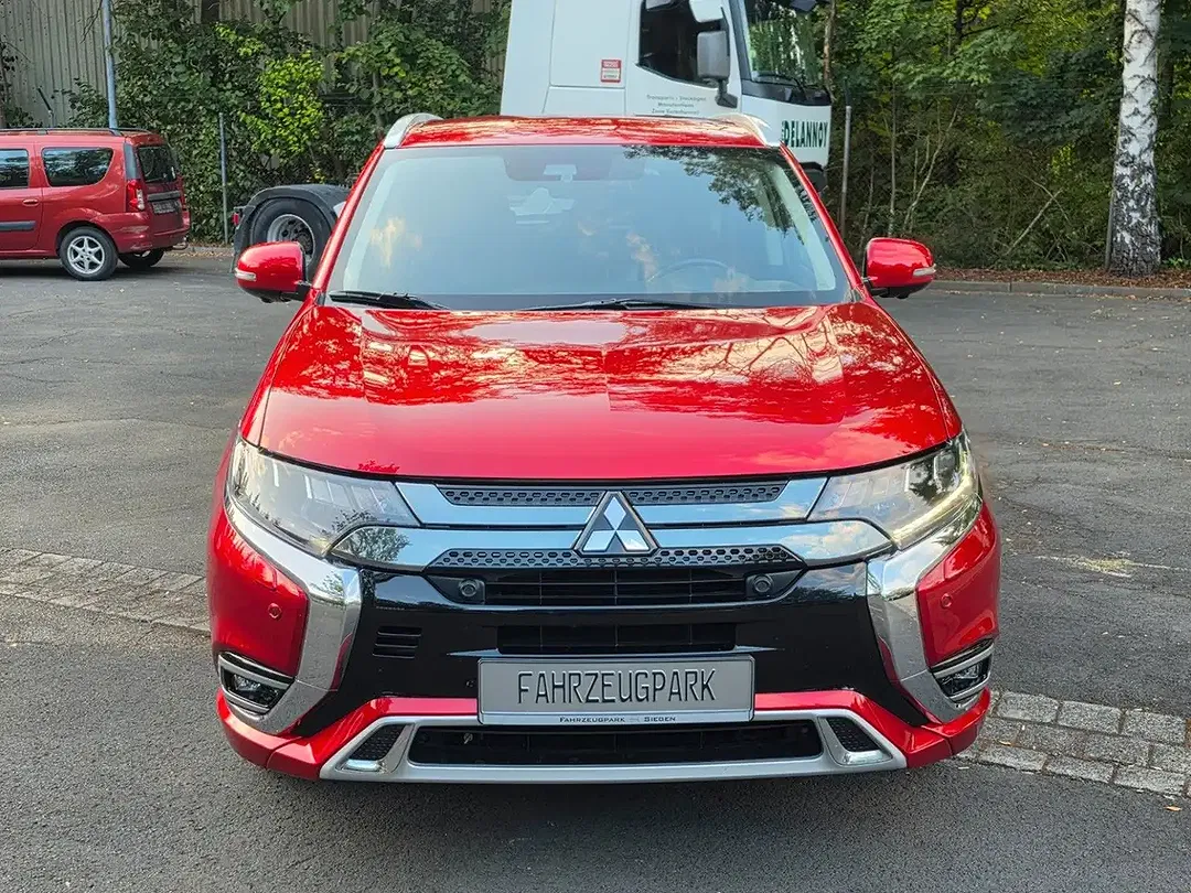 Mitsubishi Outlander - Thumbnail 6