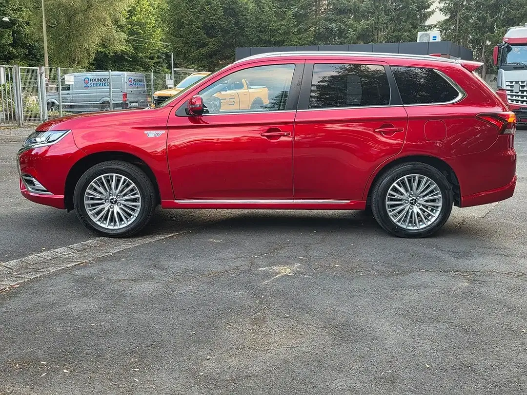 Mitsubishi Outlander - Thumbnail 8