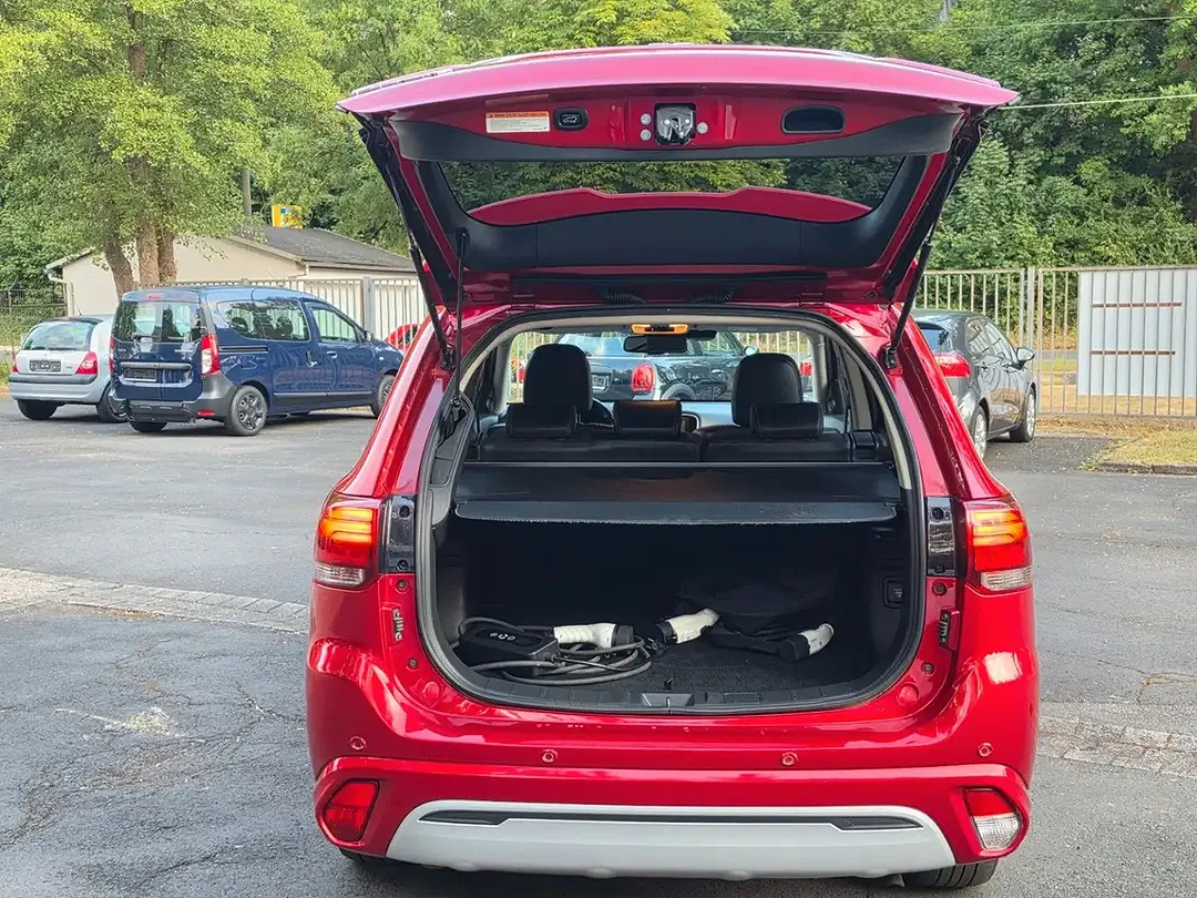 Mitsubishi Outlander - Thumbnail 9