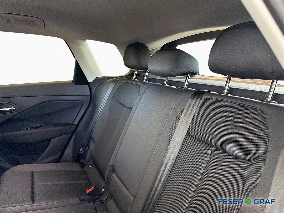 Audi Q3 - Thumbnail 14