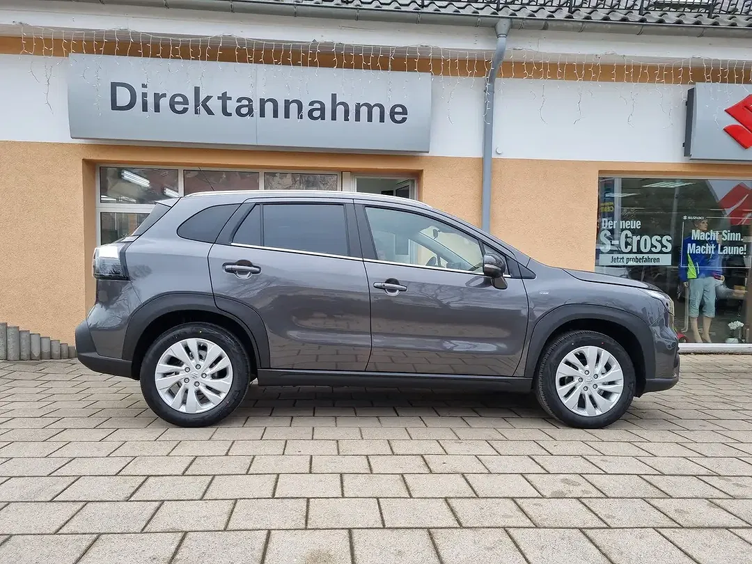 Suzuki S-Cross - Thumbnail 5