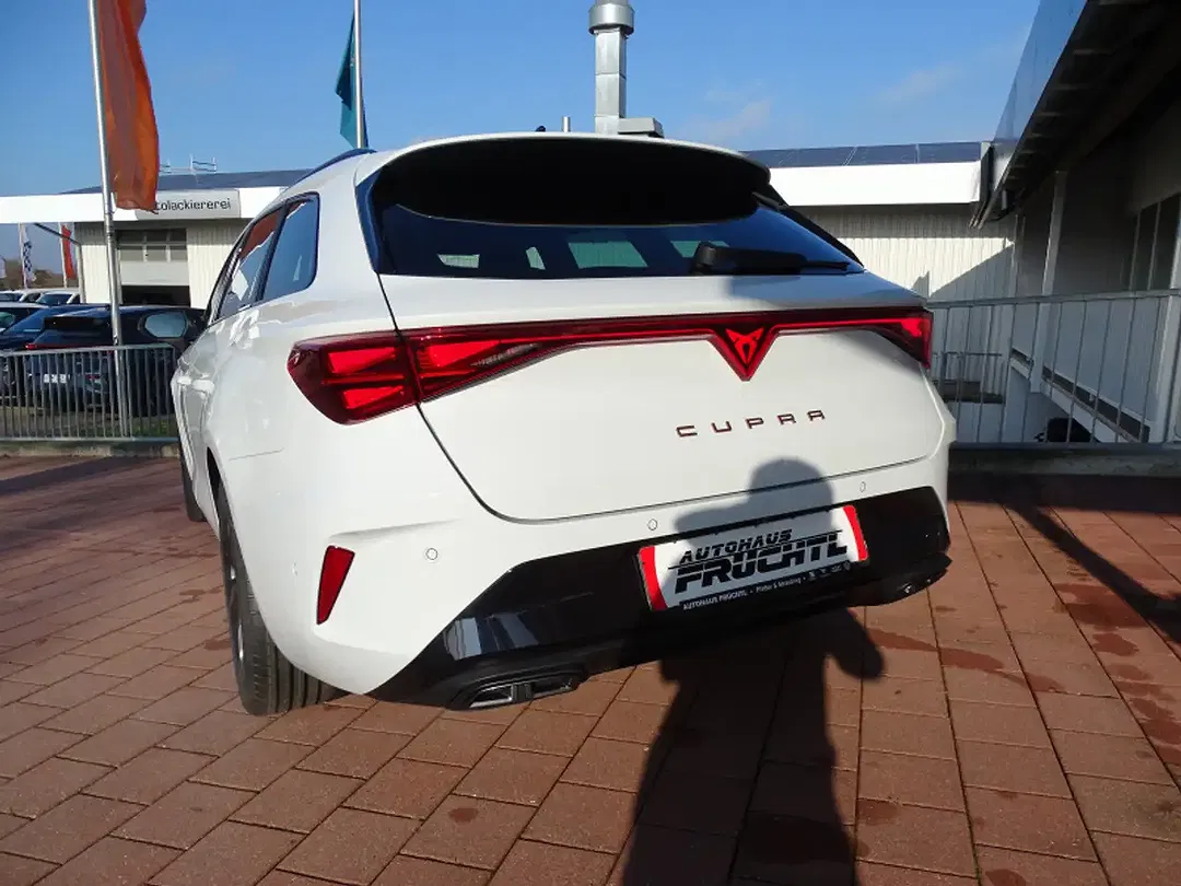 CUPRA Leon - Thumbnail 5
