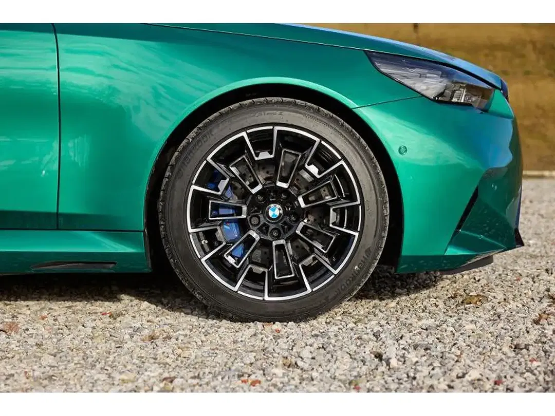 BMW M5 - Thumbnail 8