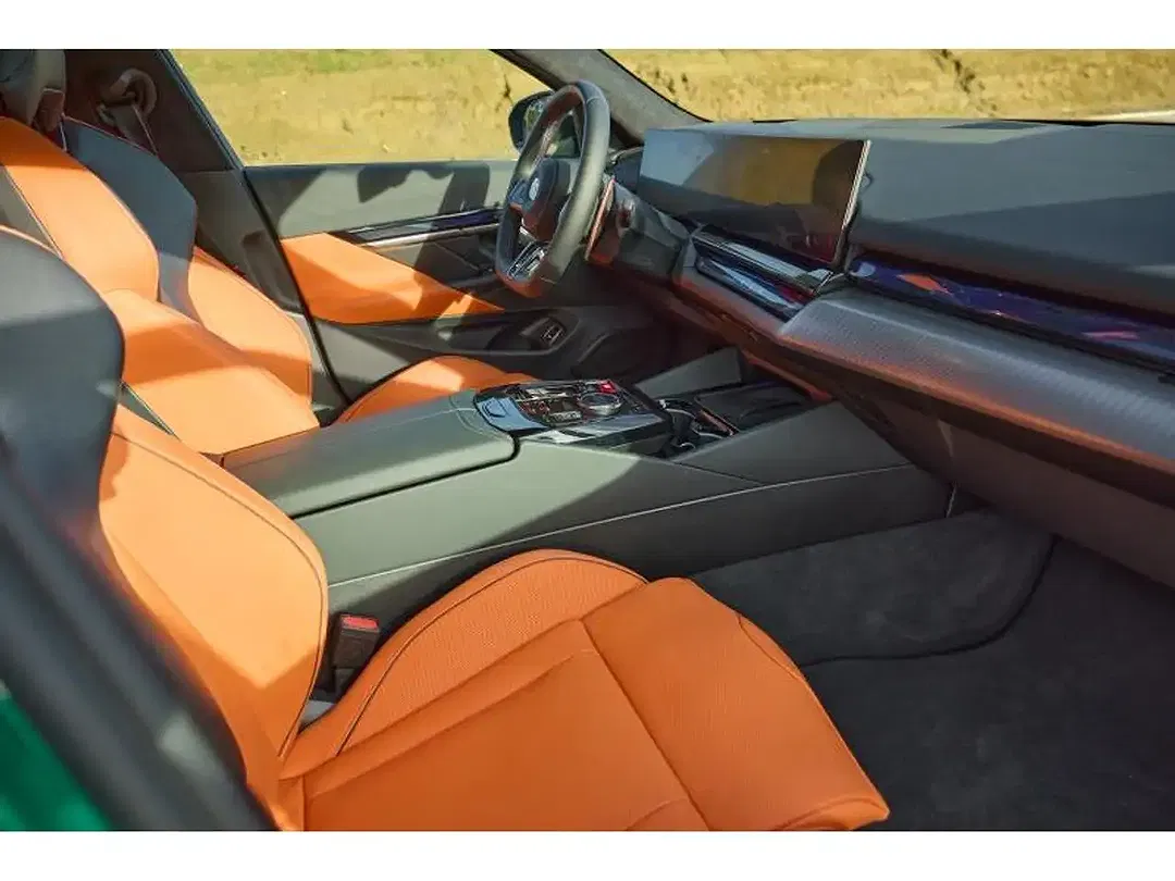 BMW M5 - Thumbnail 9