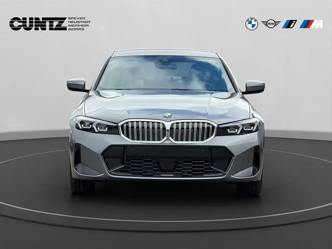 BMW 320 - Thumbnail 2