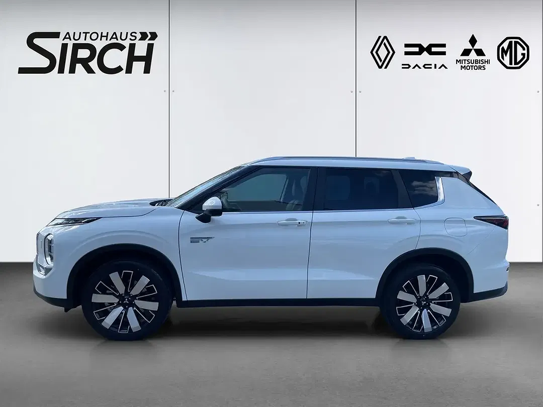 Mitsubishi Outlander - Thumbnail 2