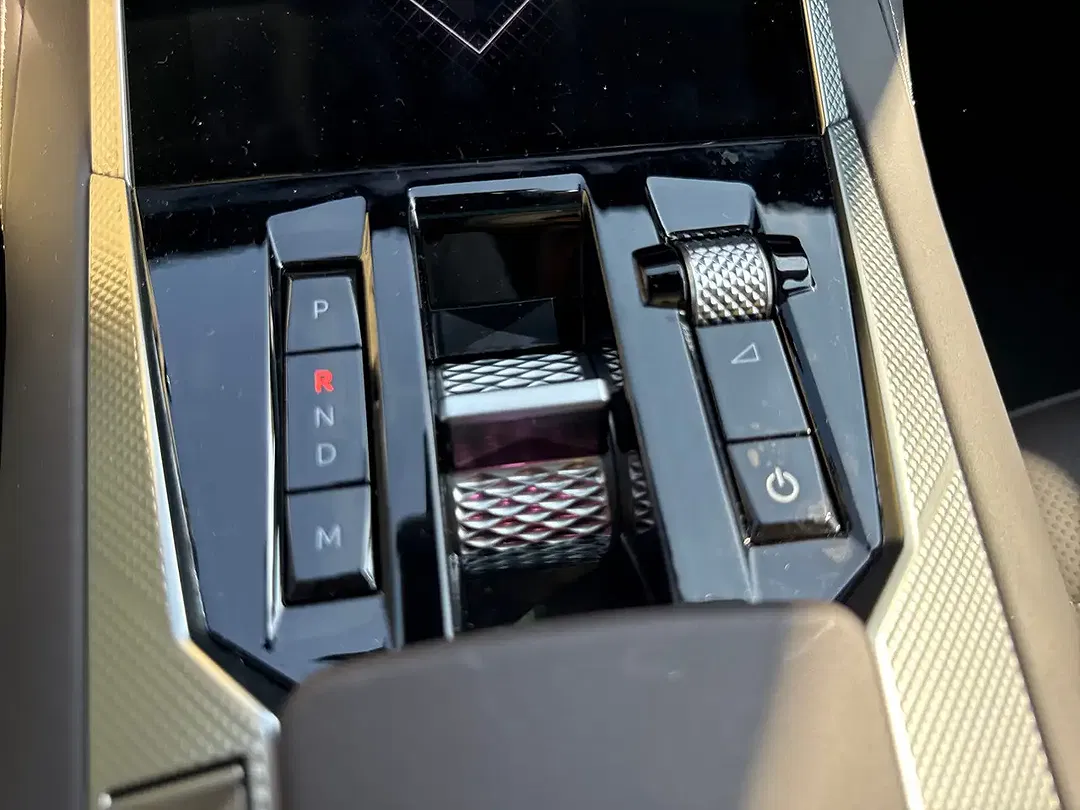 DS Automobiles DS 4 - Thumbnail 10
