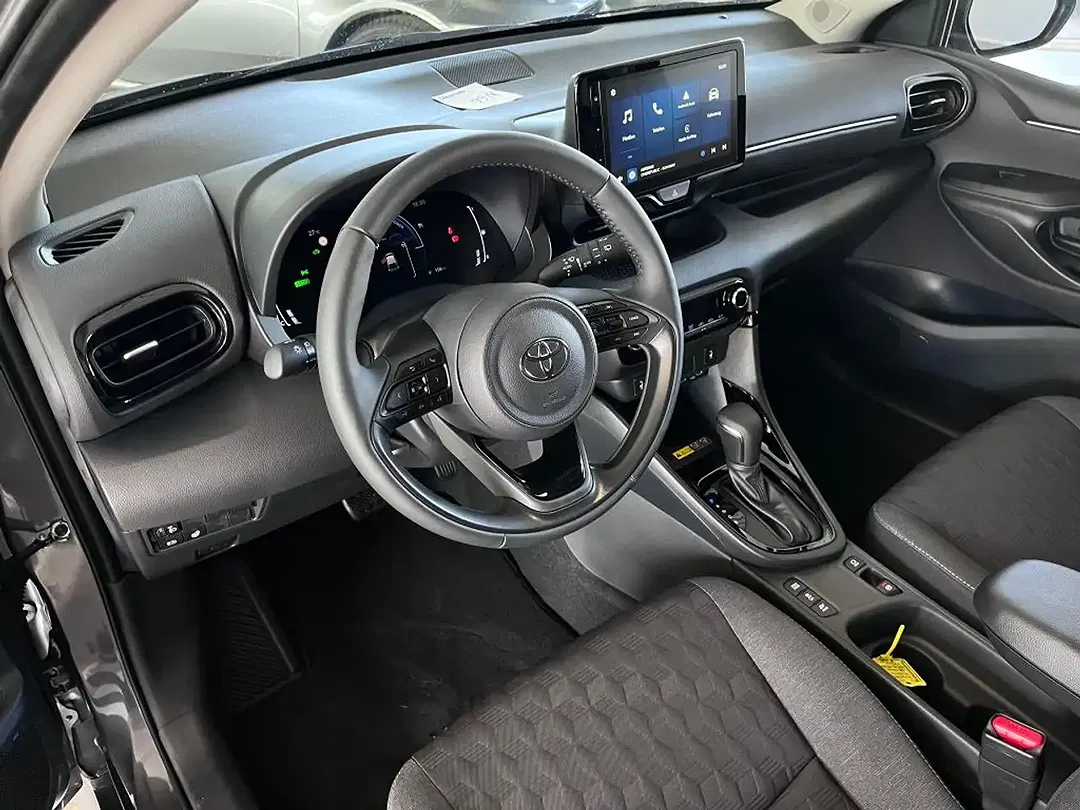 Toyota Yaris - Thumbnail 11