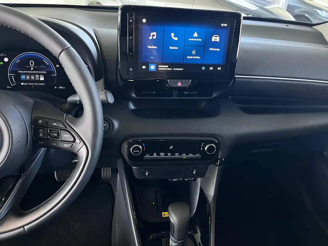 Toyota Yaris - Thumbnail 13
