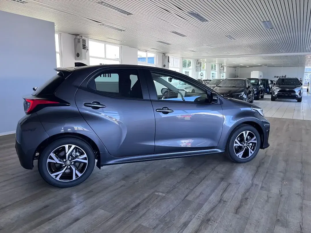 Toyota Yaris - Thumbnail 15