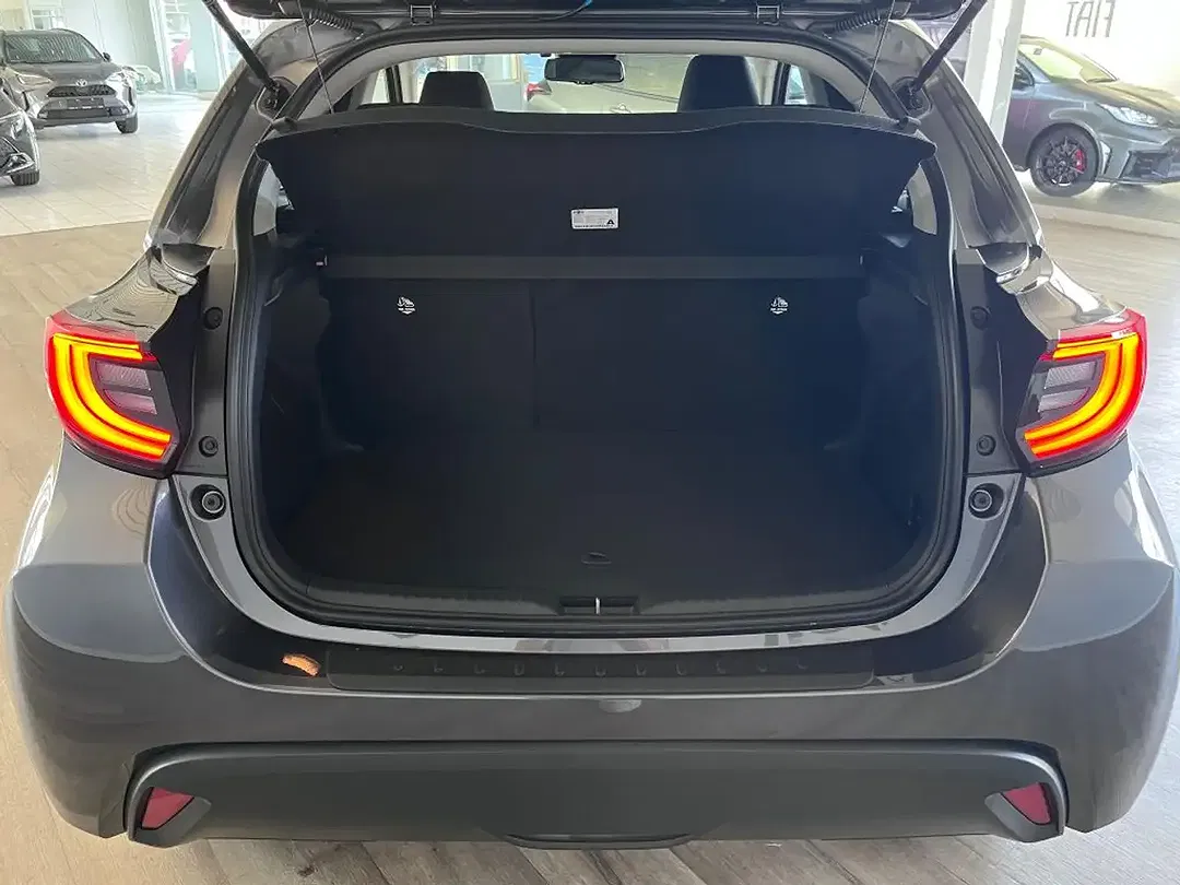 Toyota Yaris - Thumbnail 7