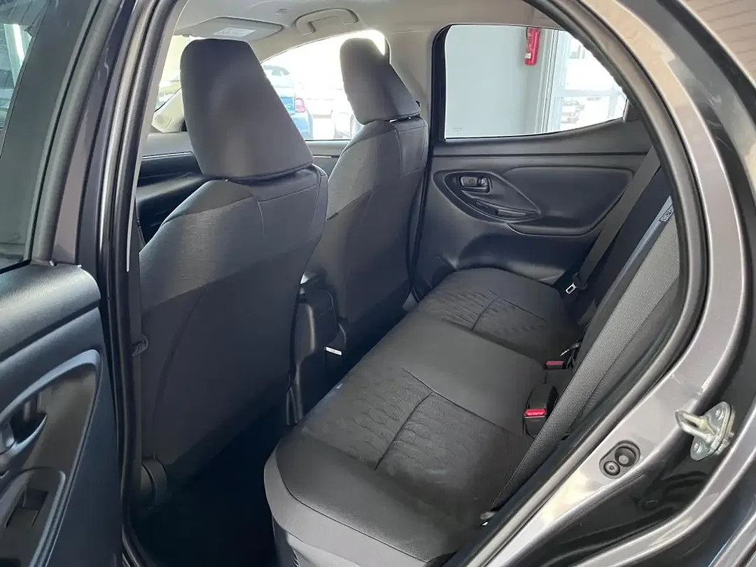 Toyota Yaris - Thumbnail 8