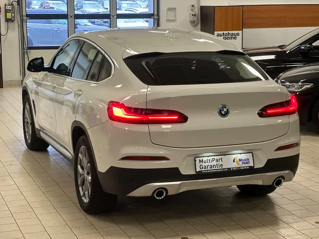 BMW X4 - Thumbnail 2
