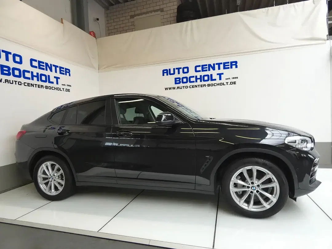 BMW X4 - Thumbnail 3
