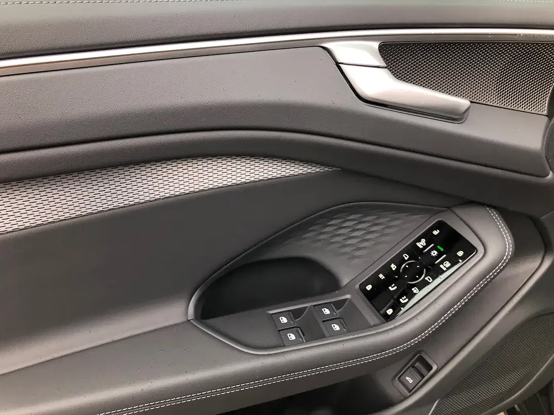 Audi A6 - Thumbnail 13