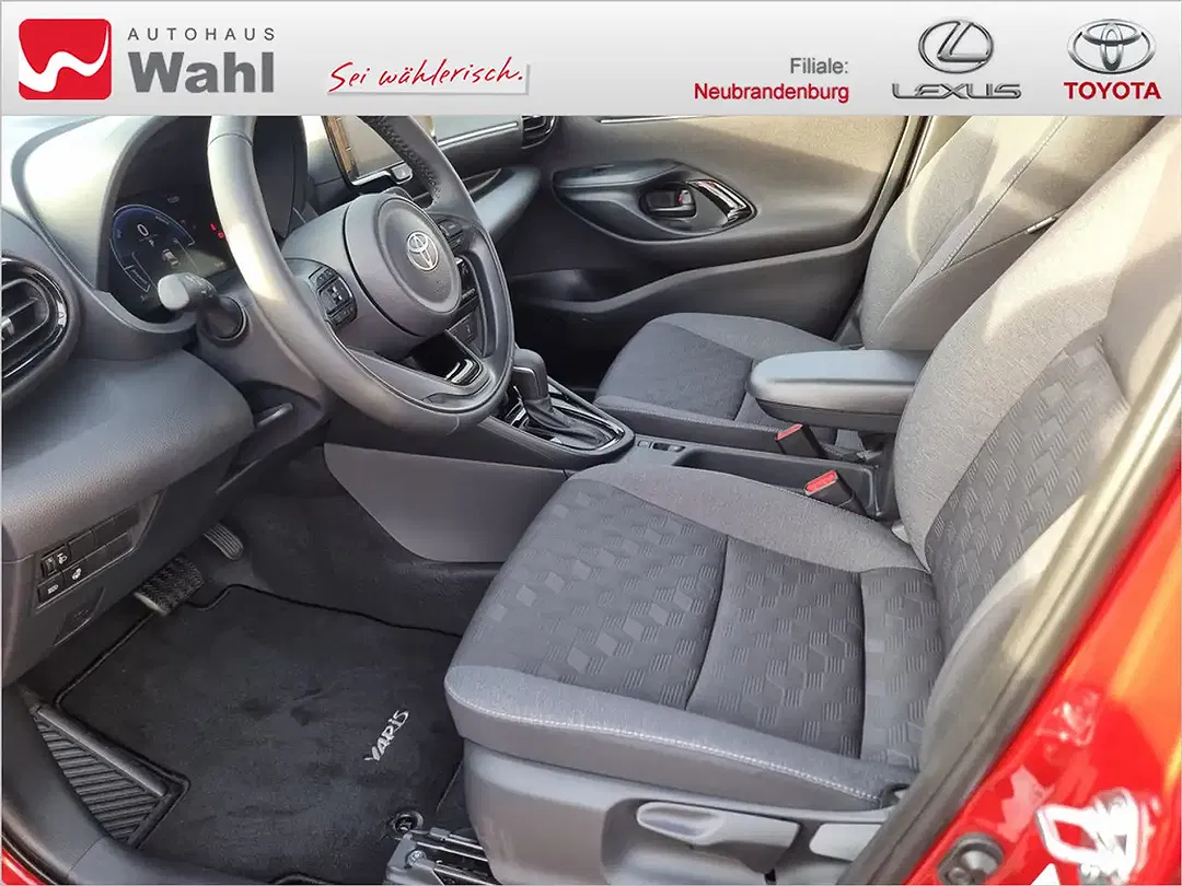 Toyota Yaris - Thumbnail 13