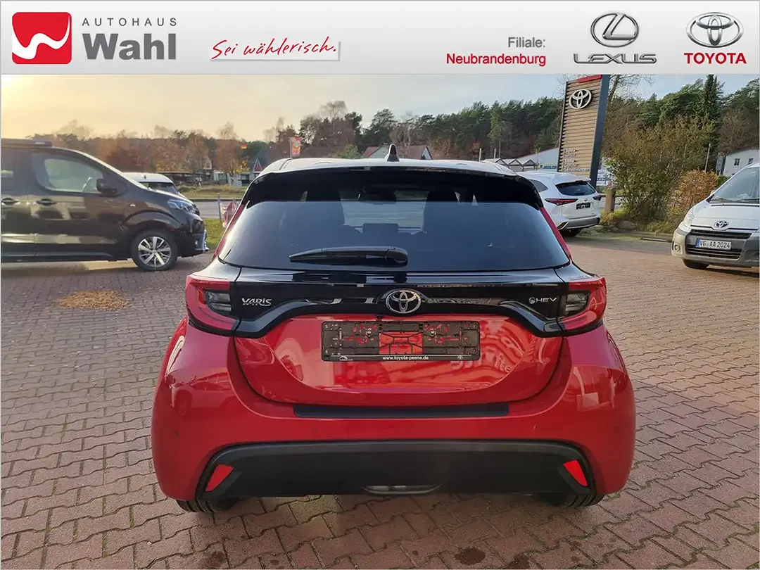 Toyota Yaris - Thumbnail 4