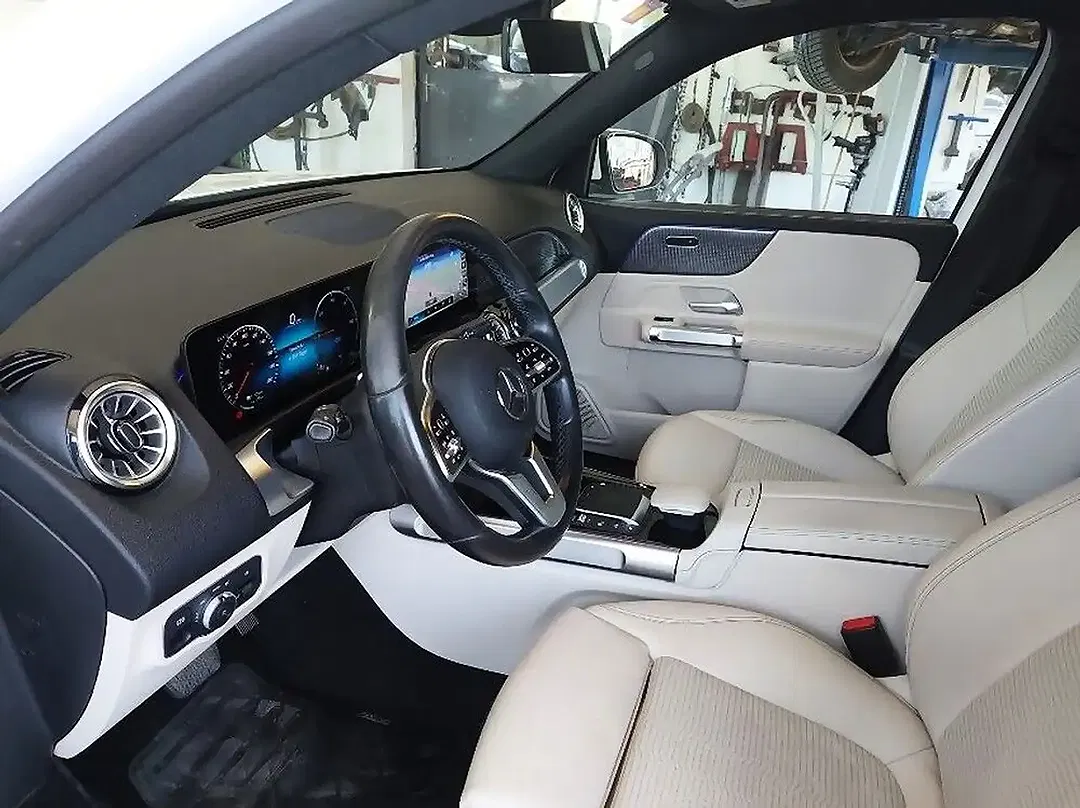 Mercedes-Benz EQB 300 - Thumbnail 6