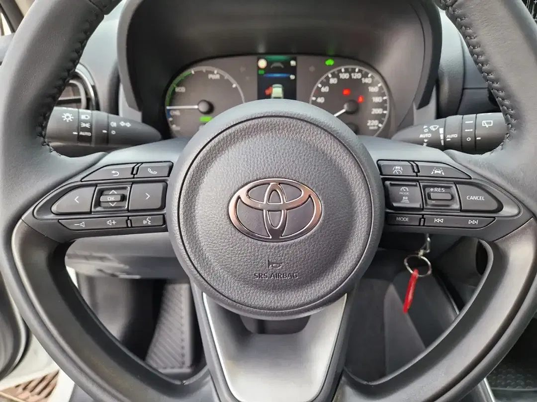 Toyota Yaris - Thumbnail 10