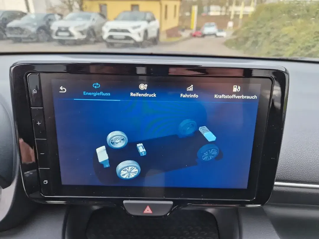 Toyota Yaris - Thumbnail 12