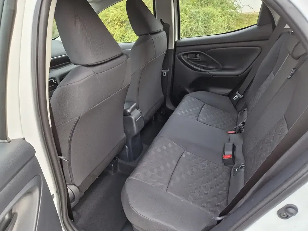 Toyota Yaris - Thumbnail 14