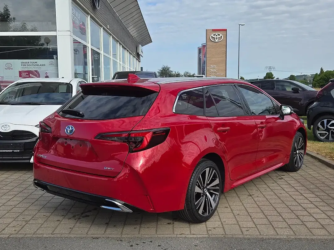 Toyota Corolla - Thumbnail 5