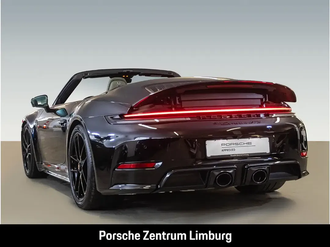 Porsche 992 - Thumbnail 3