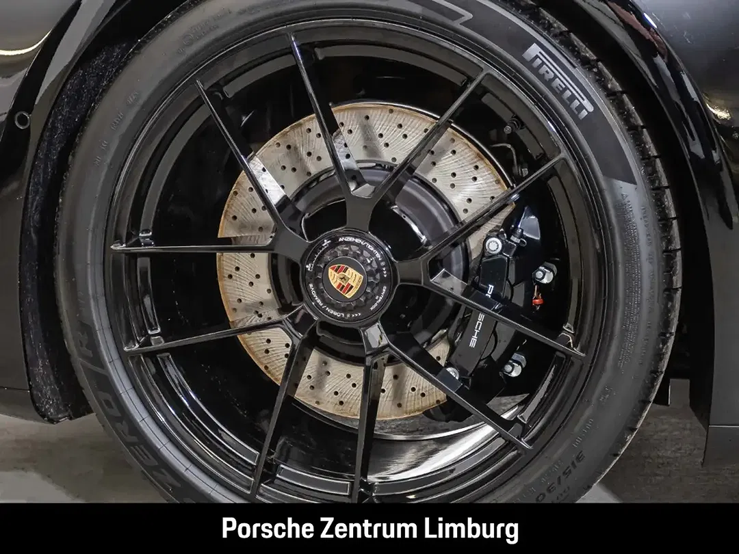 Porsche 992 - Thumbnail 6