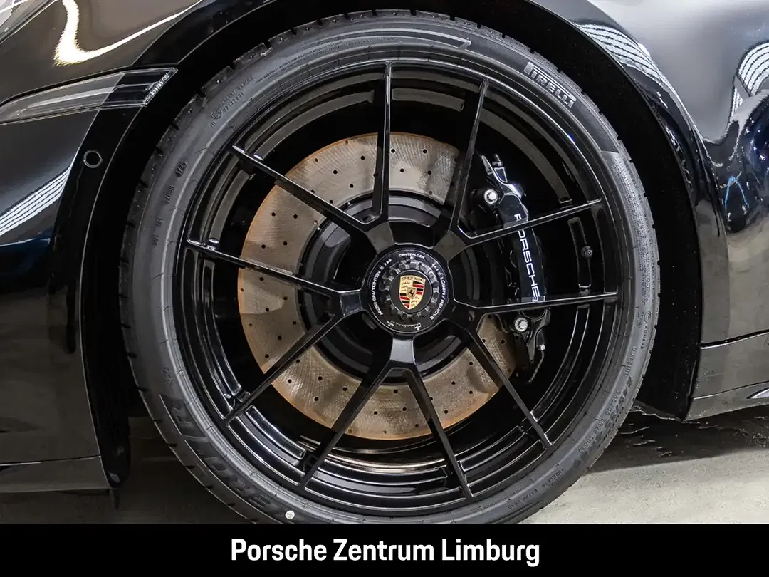 Porsche 992 - Thumbnail 8