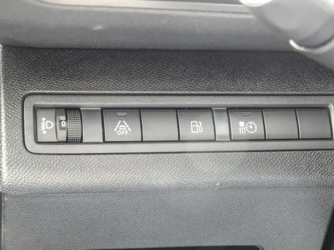 Peugeot 3008 - Thumbnail 12