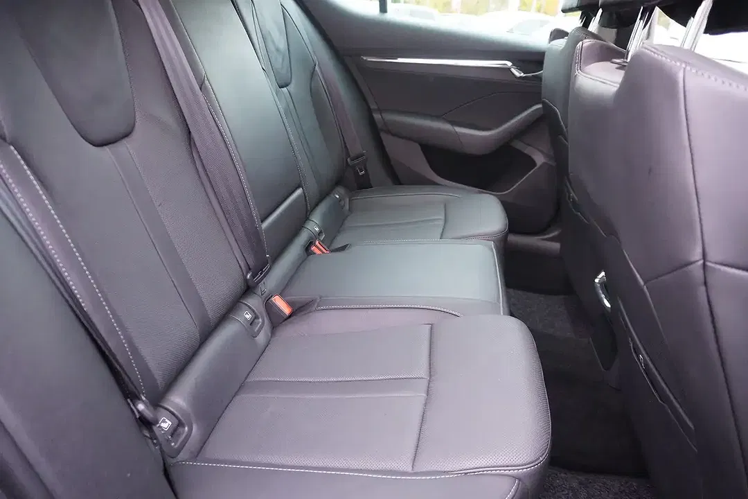 Skoda Octavia - Thumbnail 11