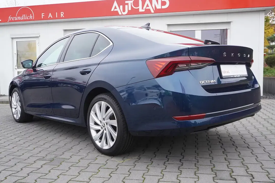 Skoda Octavia - Thumbnail 3