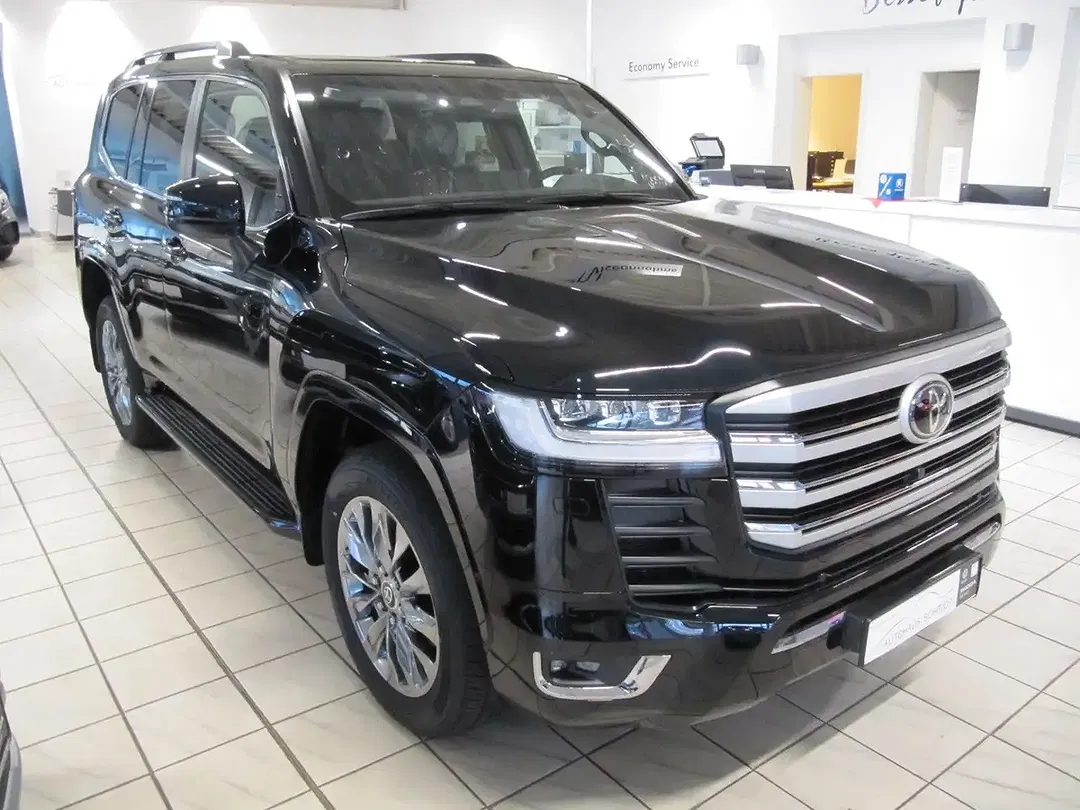 Toyota Land Cruiser - Thumbnail 1