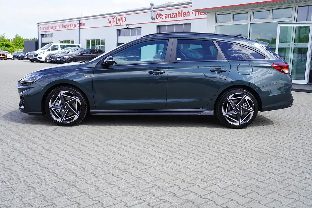 Hyundai i30 - Thumbnail 2