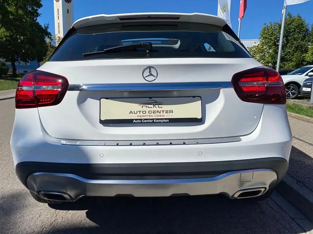 Mercedes-Benz GLA 180 - Thumbnail 6
