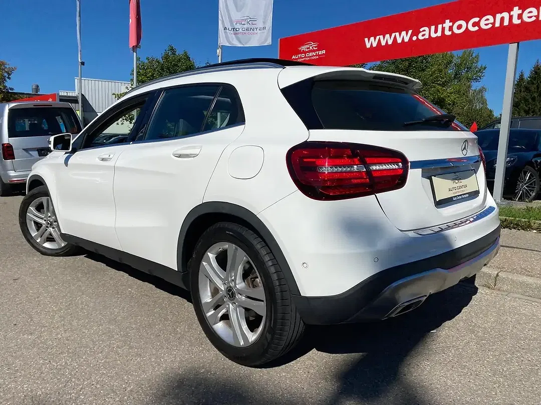 Mercedes-Benz GLA 180 - Thumbnail 7