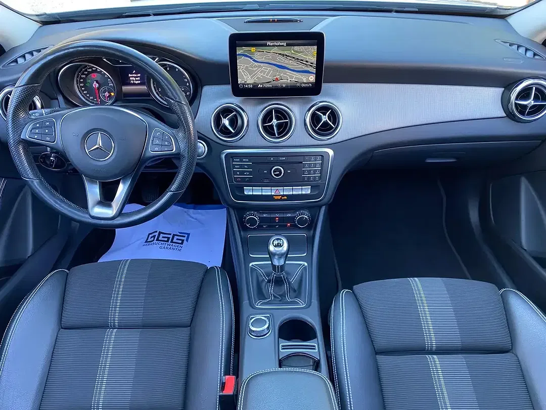 Mercedes-Benz GLA 180 - Thumbnail 8