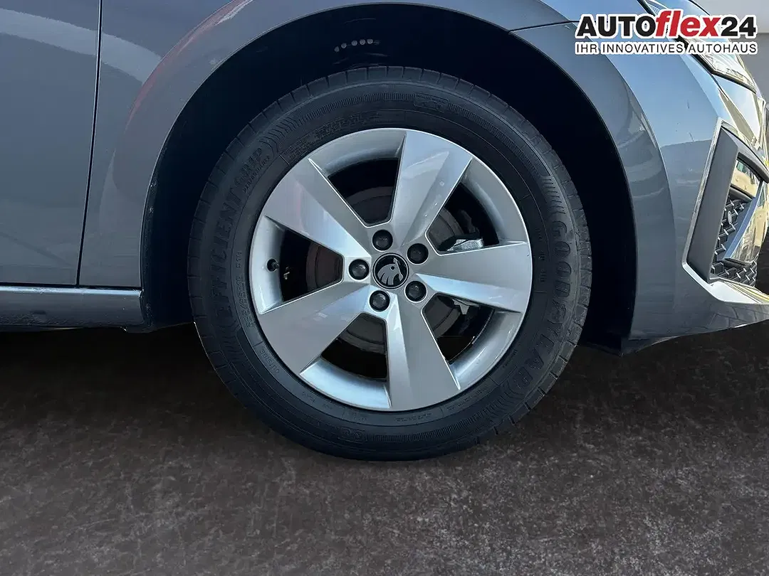 Skoda Scala - Thumbnail 9